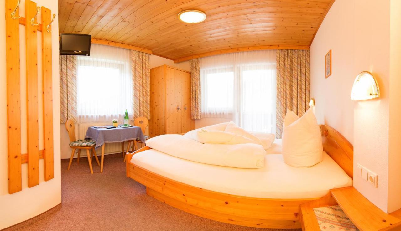 Bed and Breakfast Haus Elisabeth Neustift im Stubaital Pokoj fotografie
