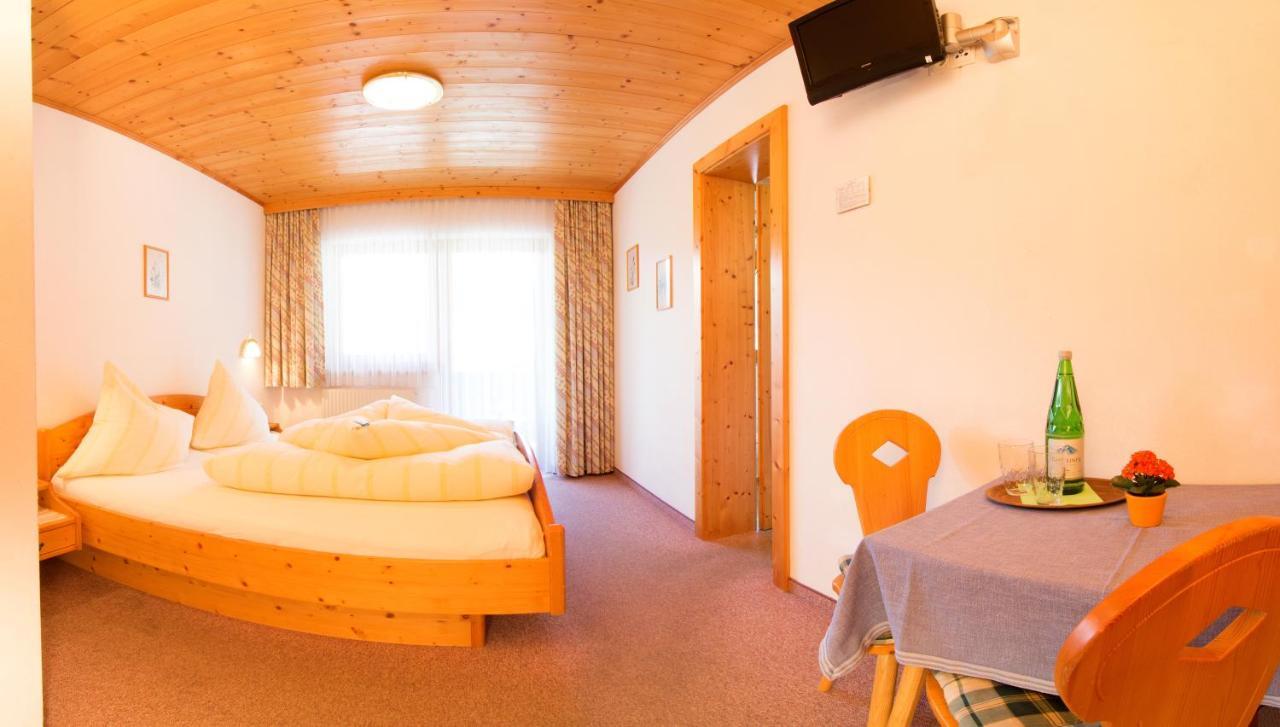 Bed and Breakfast Haus Elisabeth Neustift im Stubaital Pokoj fotografie
